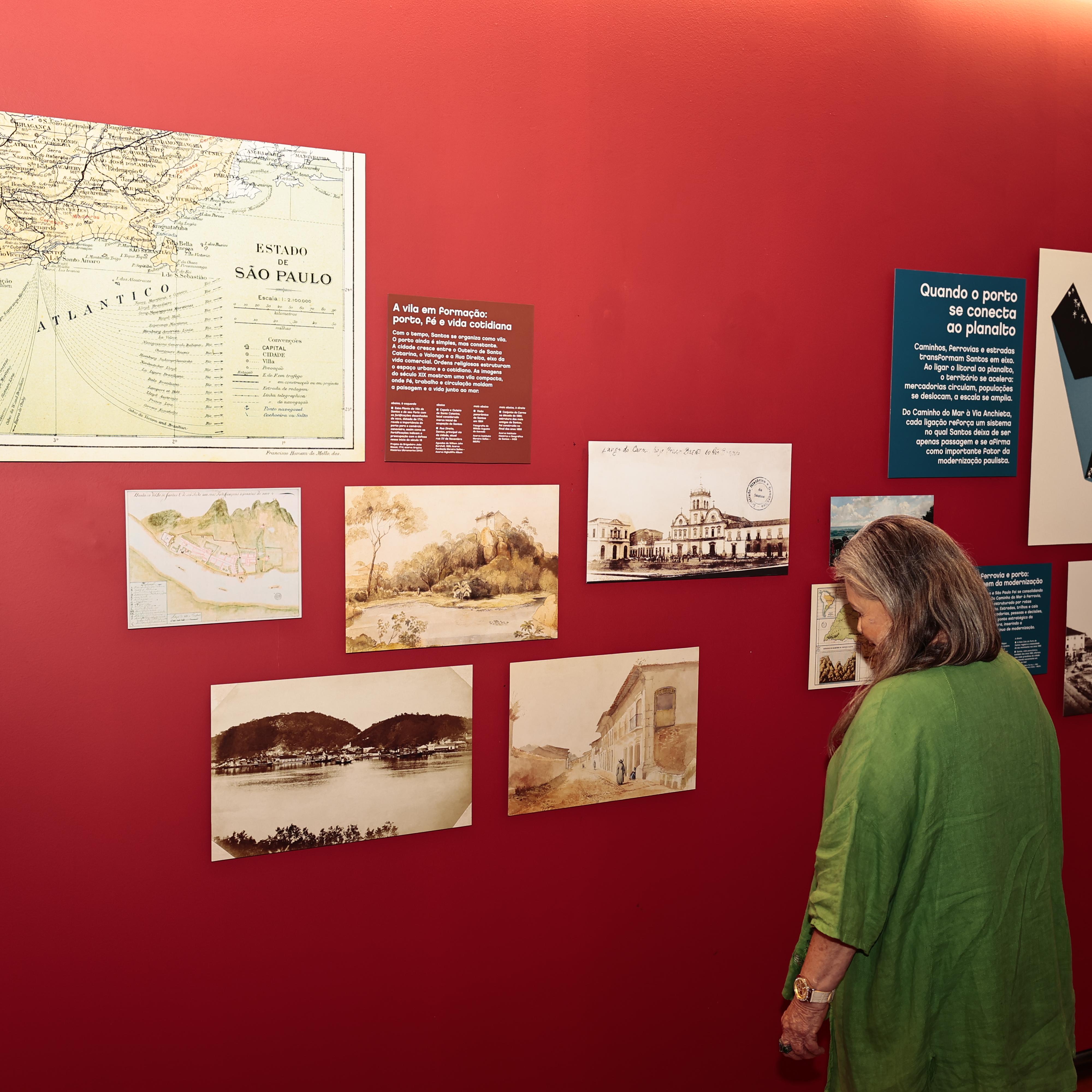 Segue em cartaz até 10 de maio a mostra Santos 480 Anos – Berço do Brasil Moderno, que conta a história da Cidade em mapas, fotos e documentos, e de como Santos ajudou a moldar o Brasil moderno, especialmente pelo Porto