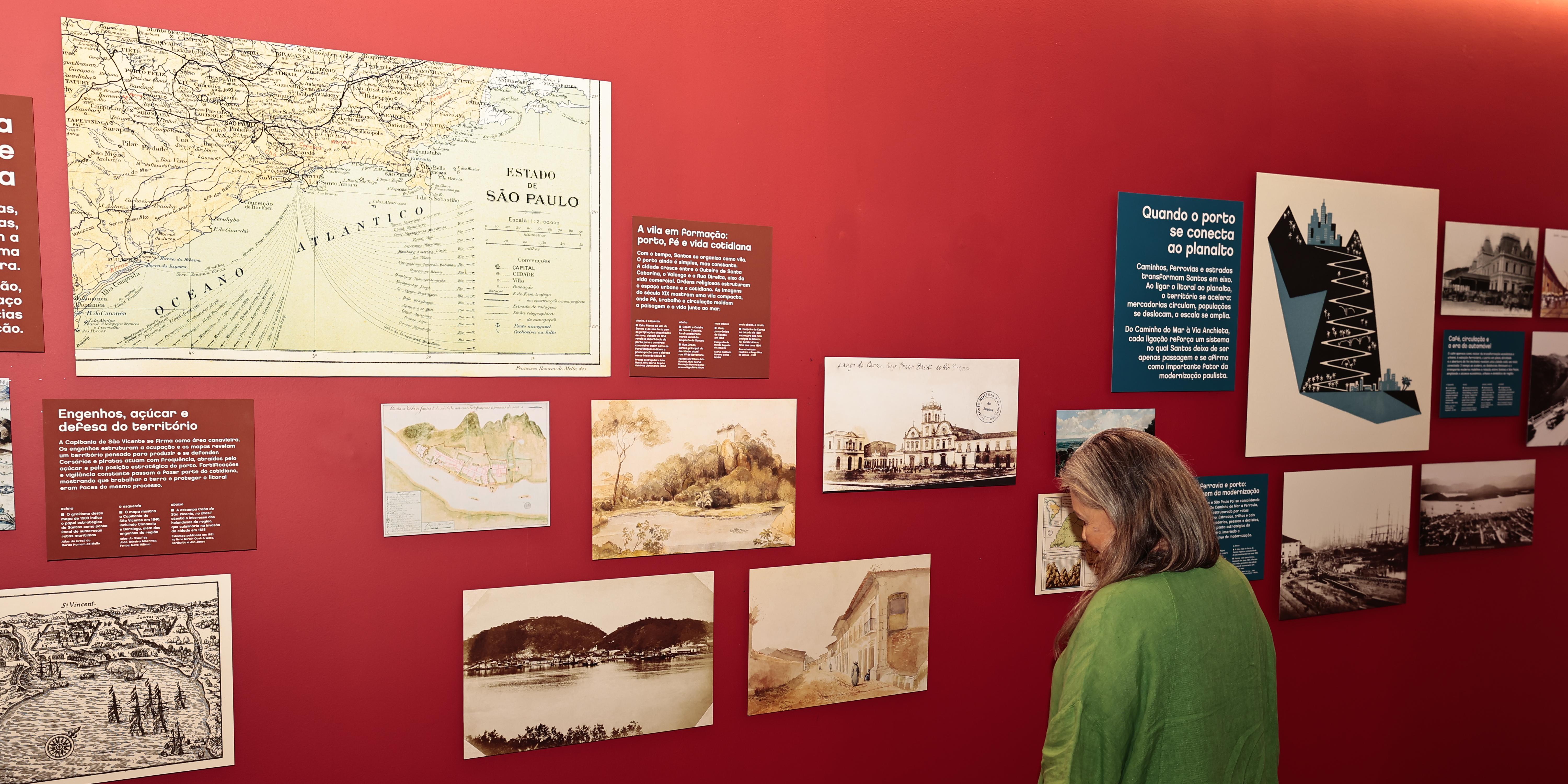 Segue em cartaz até 10 de maio a mostra Santos 480 Anos – Berço do Brasil Moderno, que conta a história da Cidade em mapas, fotos e documentos, e de como Santos ajudou a moldar o Brasil moderno, especialmente pelo Porto