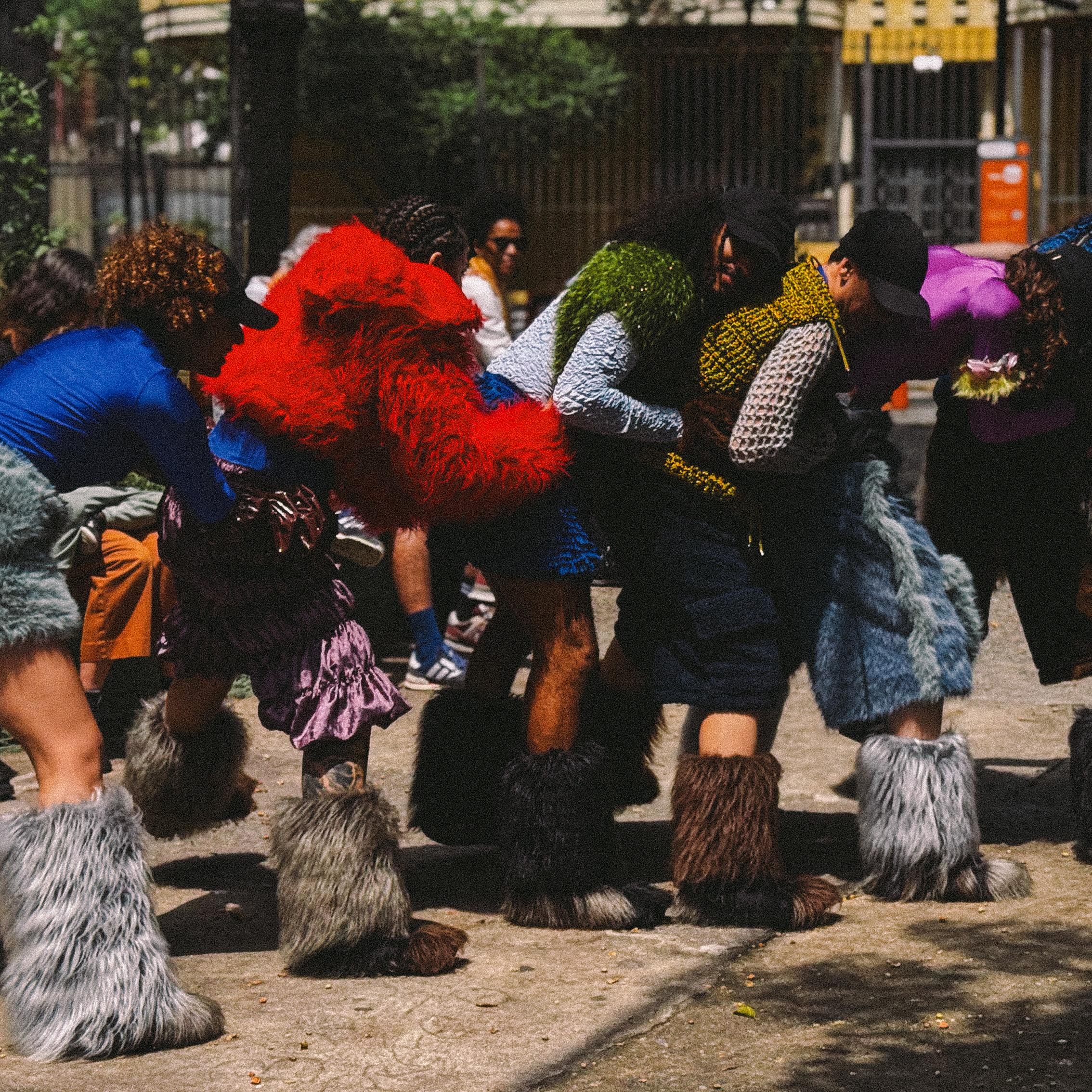 A dança está representada com o espetáculo Pé Grande, da Futura, inspirado na lenda famosa