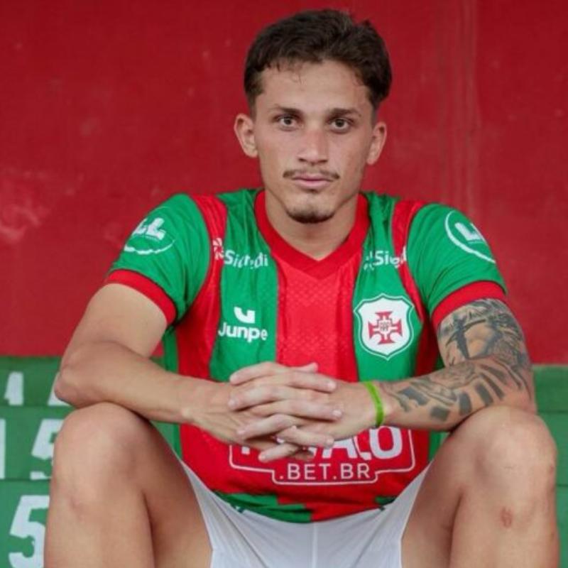 Ex-jogador da URT, Marcelo Maçola, de 23 anos, chega para reforçar o ataque da Portuguesa Santista