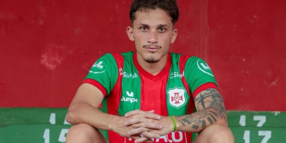 Ex-jogador da URT, Marcelo Maçola, de 23 anos, chega para reforçar o ataque da Portuguesa Santista