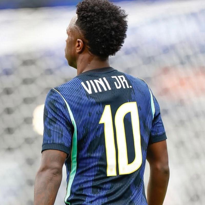 Vini Jr. desfalca treino da seleção brasileira após folga na Disney; Marquinhos volta