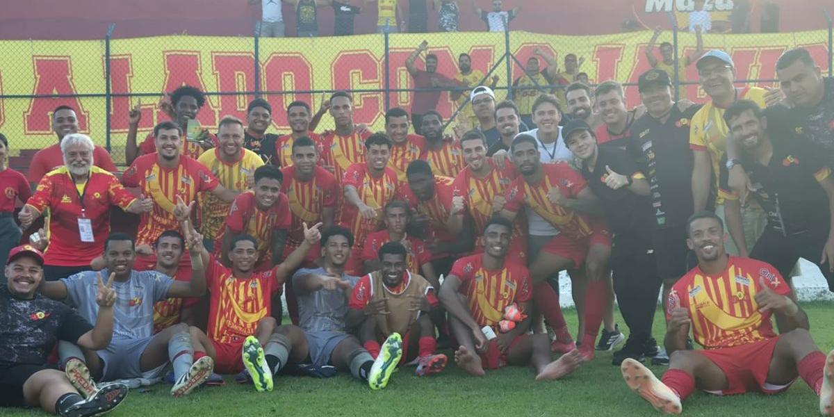 Com gol de antes do meio de campo, Jabaquara derrota o Comercial e garante permanência na Série A4 do Paulista