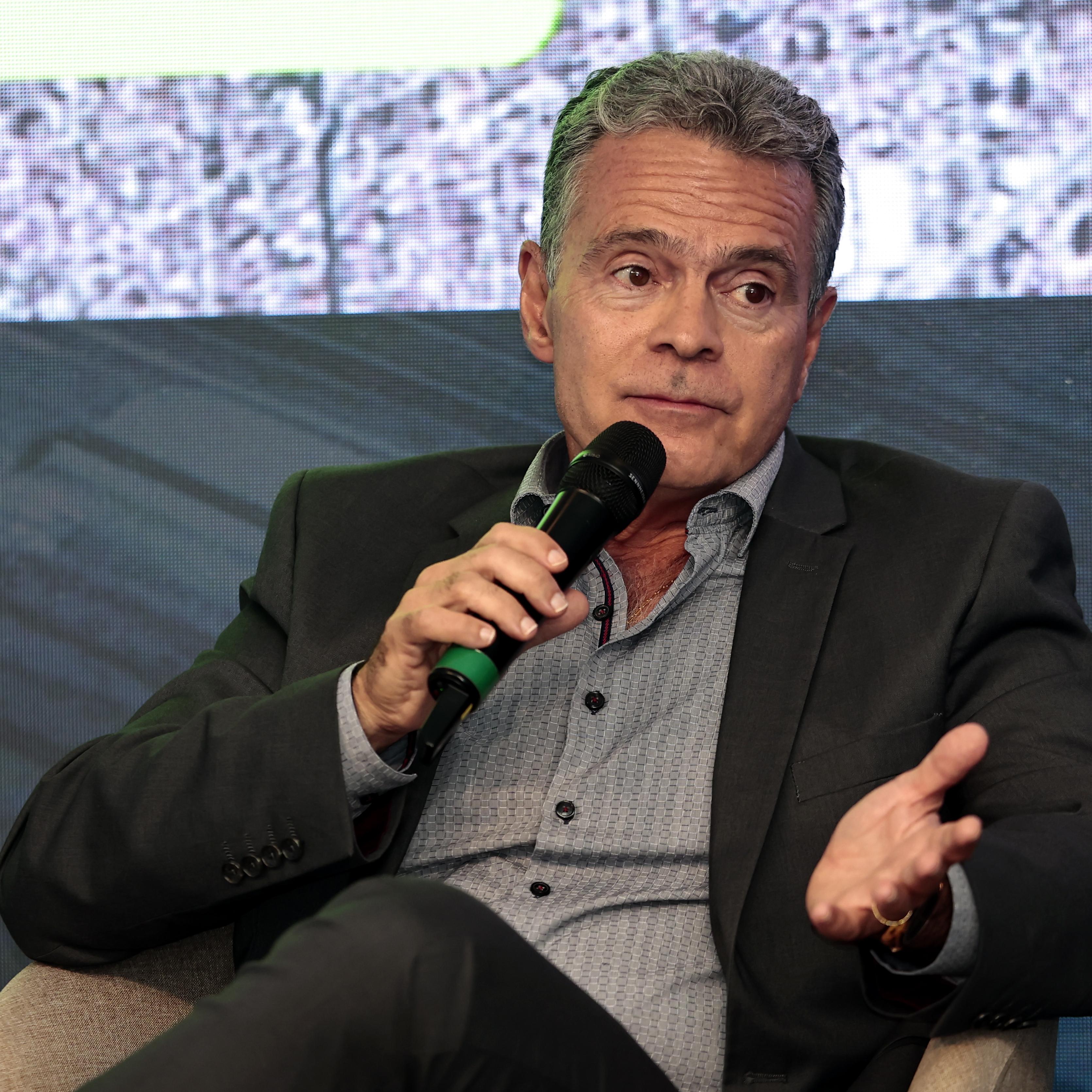 Para Washington Flores, obras são essenciais