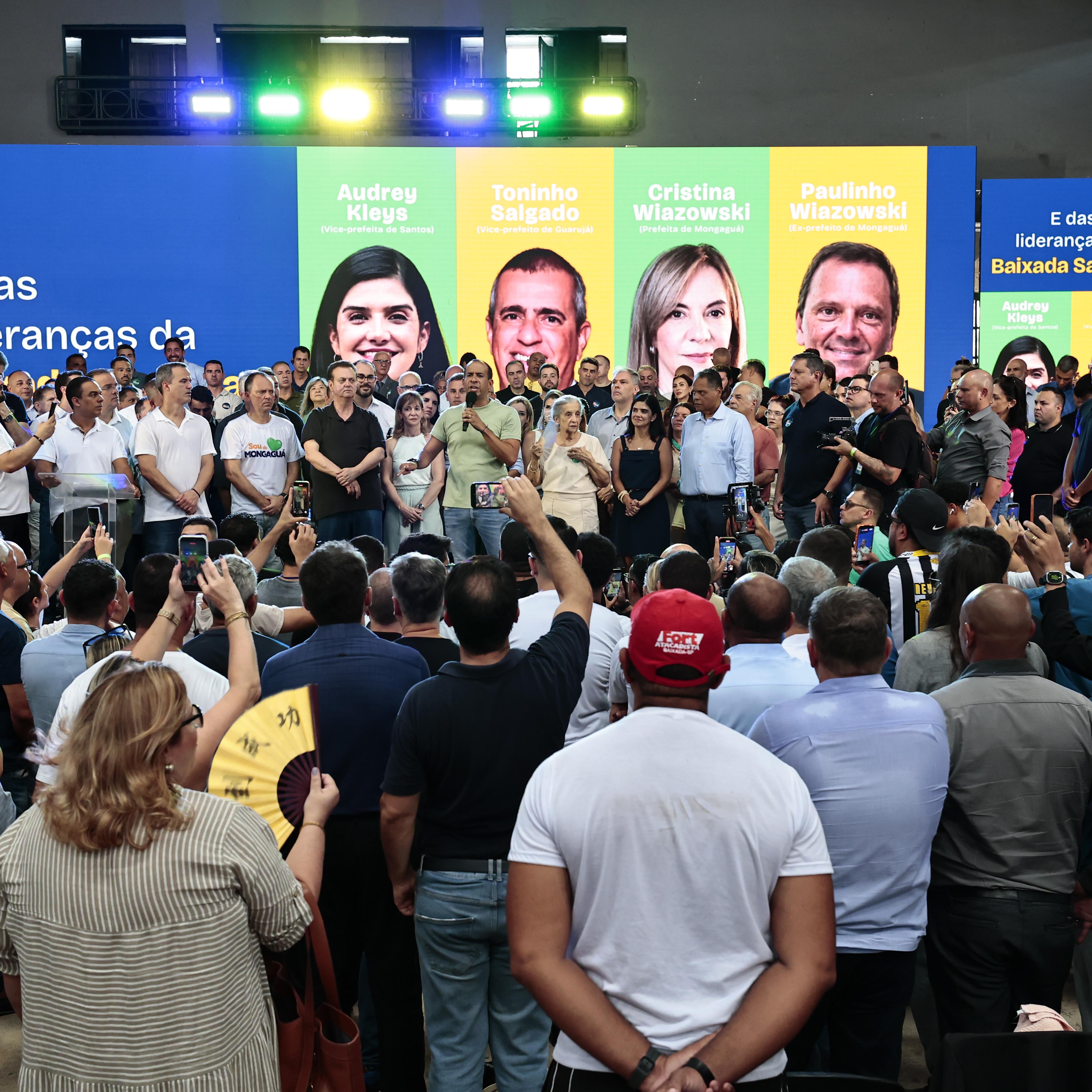 Evento de filiação foi realizado ontem em Santos e contou com o presidente do partido, Gilberto Kassab
