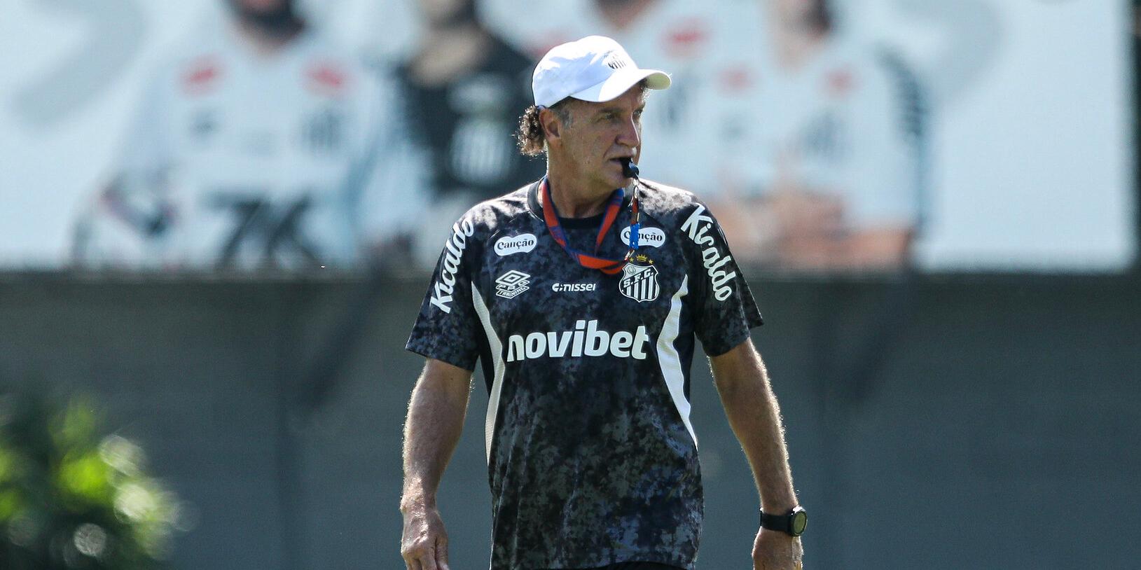 Há nove dias no Peixe, Cuca vai conhecendo o elenco e testando novas formações táticas