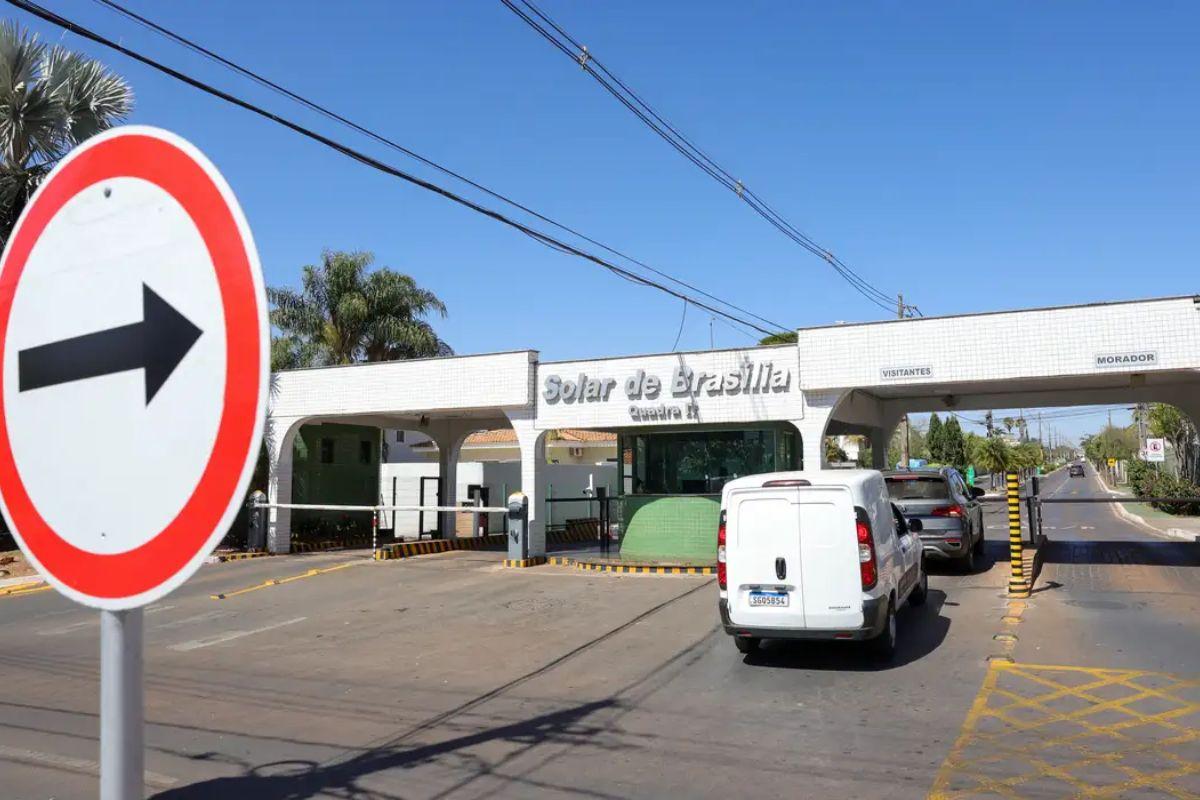 Moraes proíbe drones perto da casa onde Bolsonaro cumpre prisão