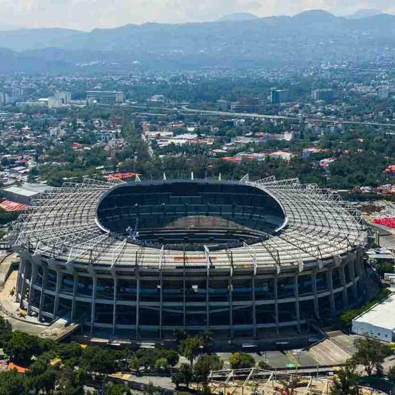 Torcedor morre ao tentar mudar de setor pulando a grade na reinauguração do Estádio Azteca