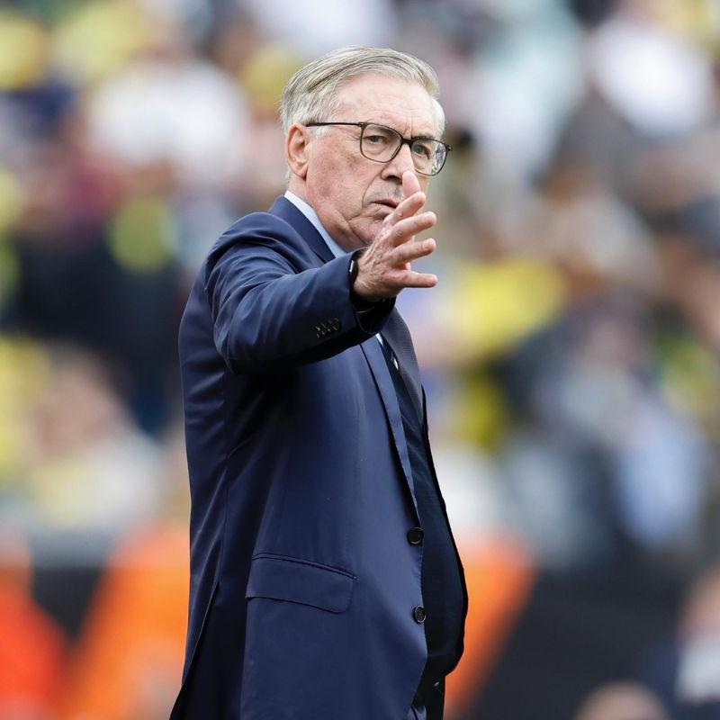 Ancelotti faz novos testes na seleção brasileira e coloca Ibañez na lateral-direita