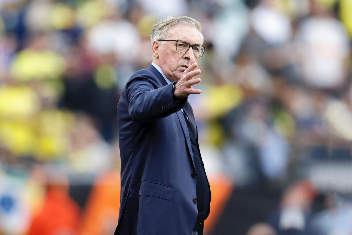 Ancelotti faz novos testes na seleção brasileira e coloca Ibañez na lateral-direita