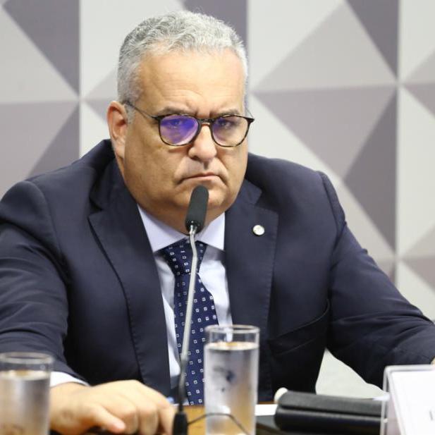 As acusações ocorreram durante a leitura do relatório final da CPI do INSS por Gaspar, relator da comissão