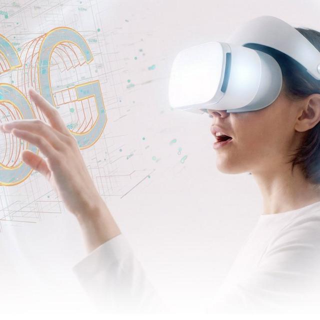 A chamada “Internet dos Sentidos” é uma ideia futurista ligada à sexta geração das redes móveis que ultrapassa a mera troca de dados, ao possibilitar a digitalização e o envio, em tempo real, de experiências sensoriais humanas