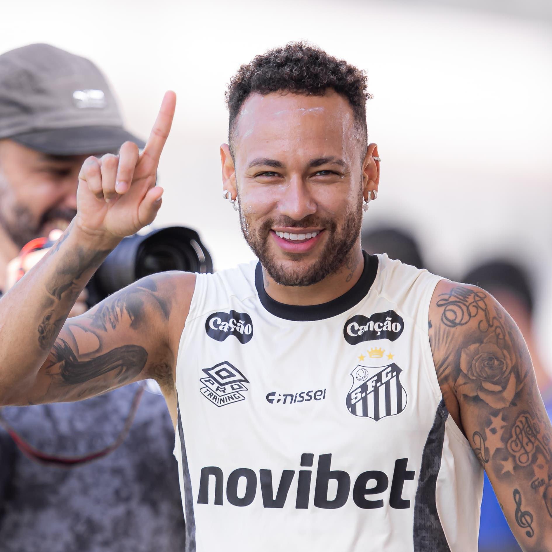 Neymar fez dois gols no último jogo do Santos contra o Remo; veja quando foi