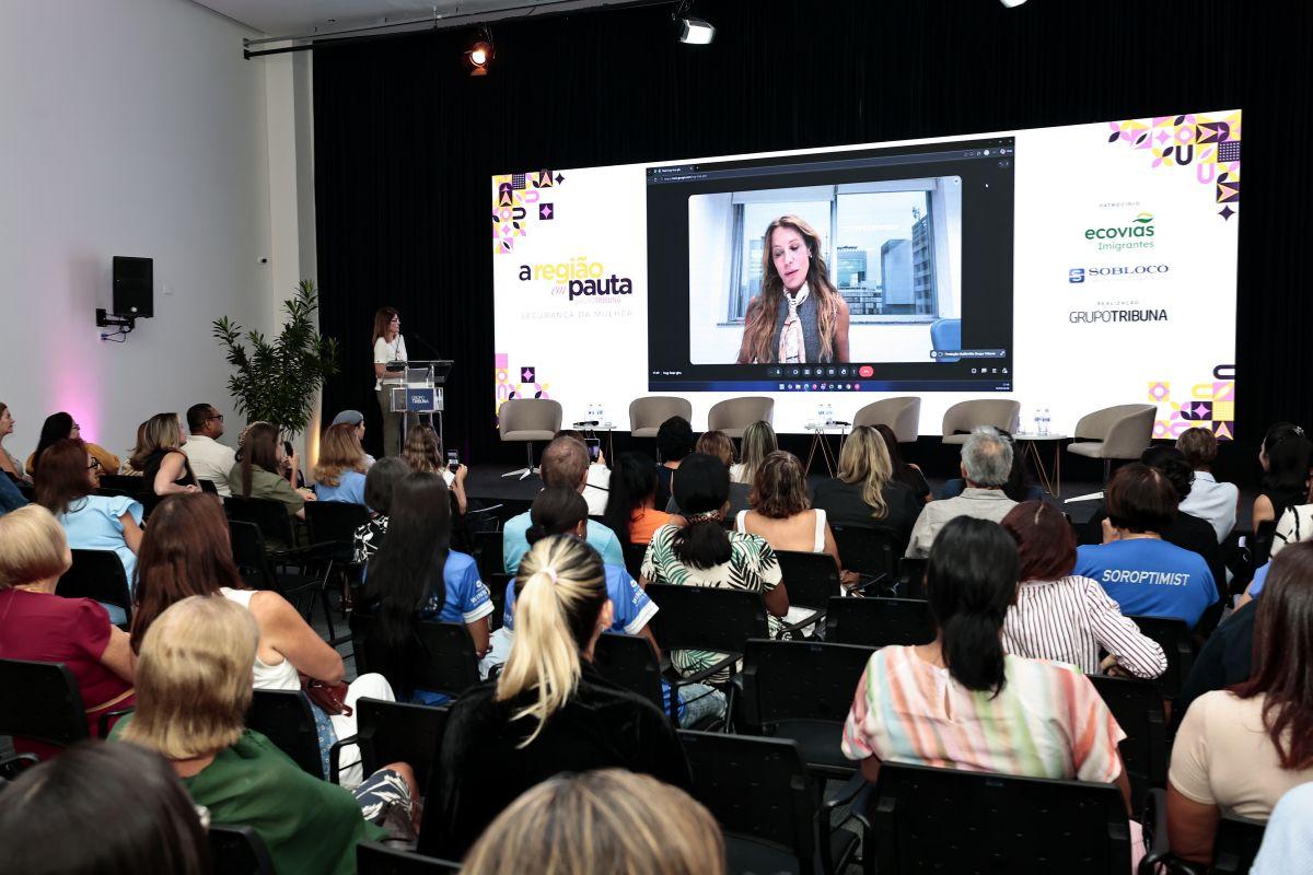 Segurança da Mulher foi debatida no último fórum A Região em Pauta, realizado na segunda-feira no auditório do Grupo Tribuna