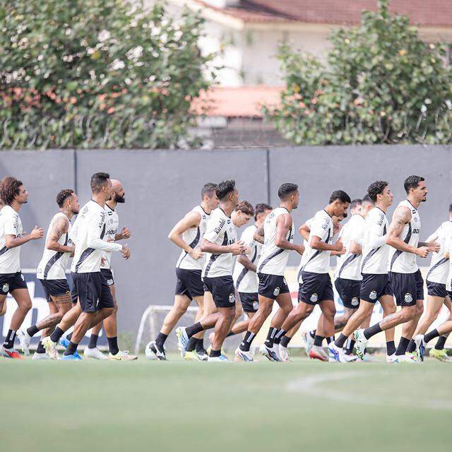 Elenco santista vai encarar maratona de nove jogos em 26 dias em abril