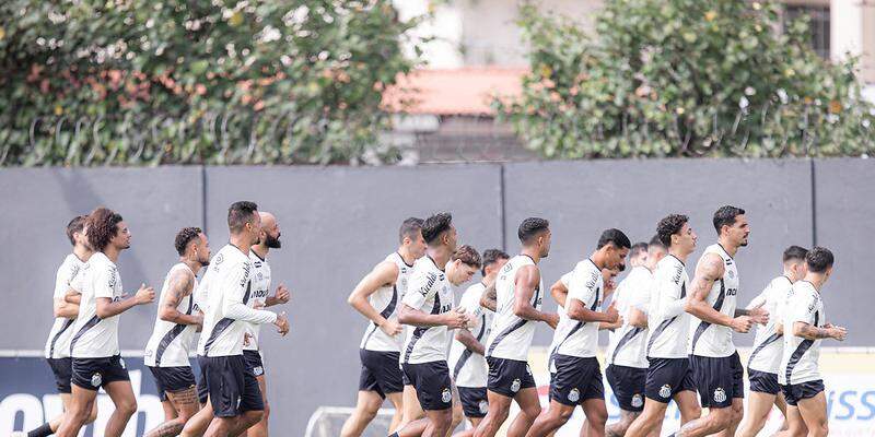 Elenco santista vai encarar maratona de nove jogos em 26 dias em abril