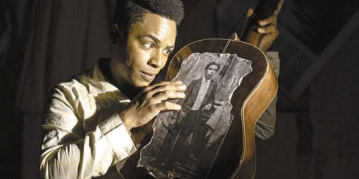 Sidney nasceu em Guarujá e tem extensa carreira na tevê e streaming