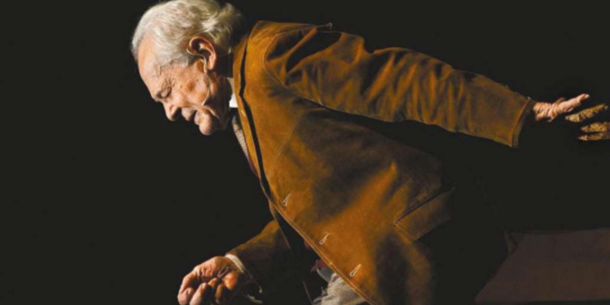 Othon Bastos se apresenta em Santos