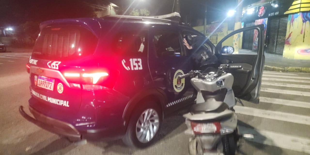 A moto foi recuperada pelos agentes da Guarda Civil Municipal