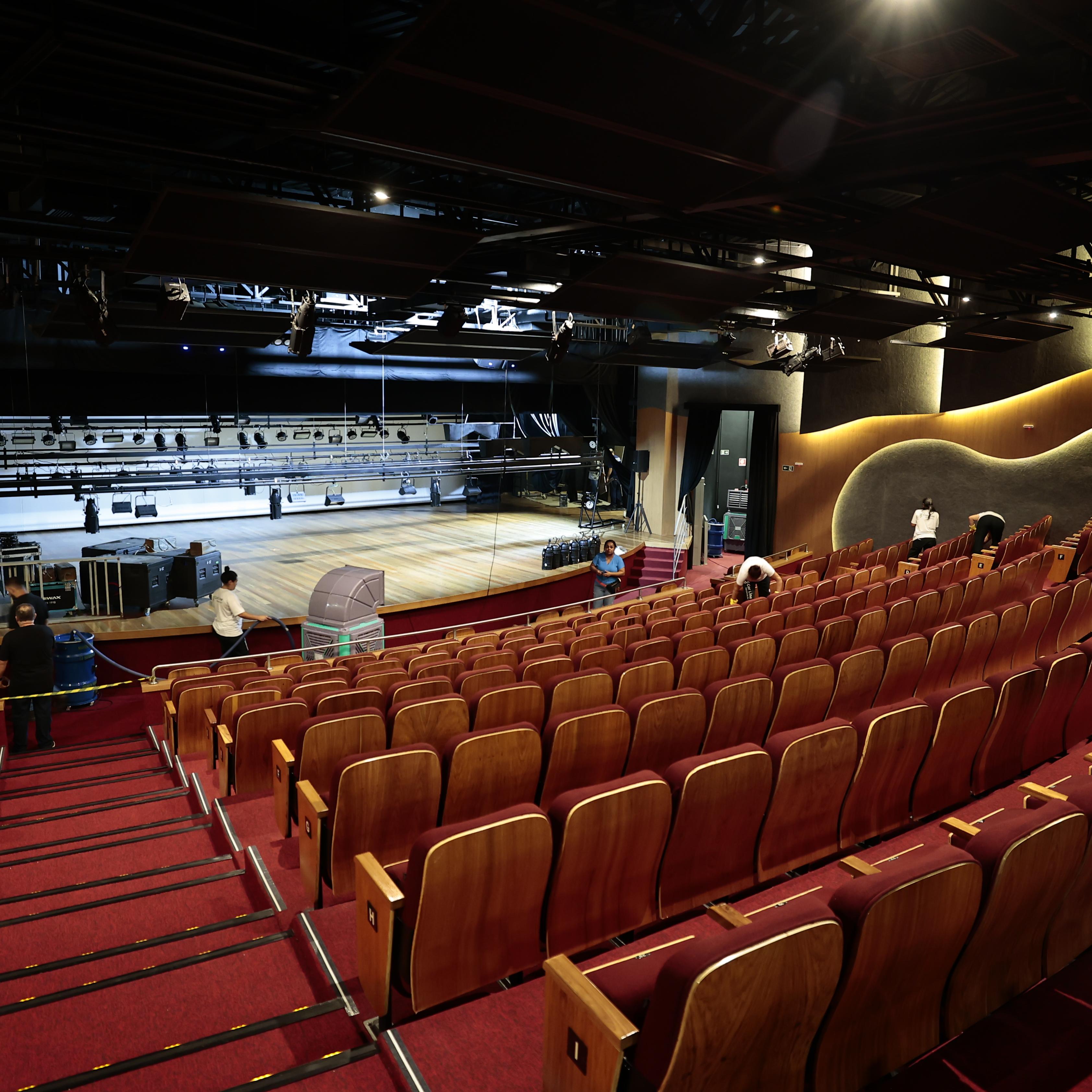 Teatro Municipal terá peças teatrais e espetáculos durante o mês