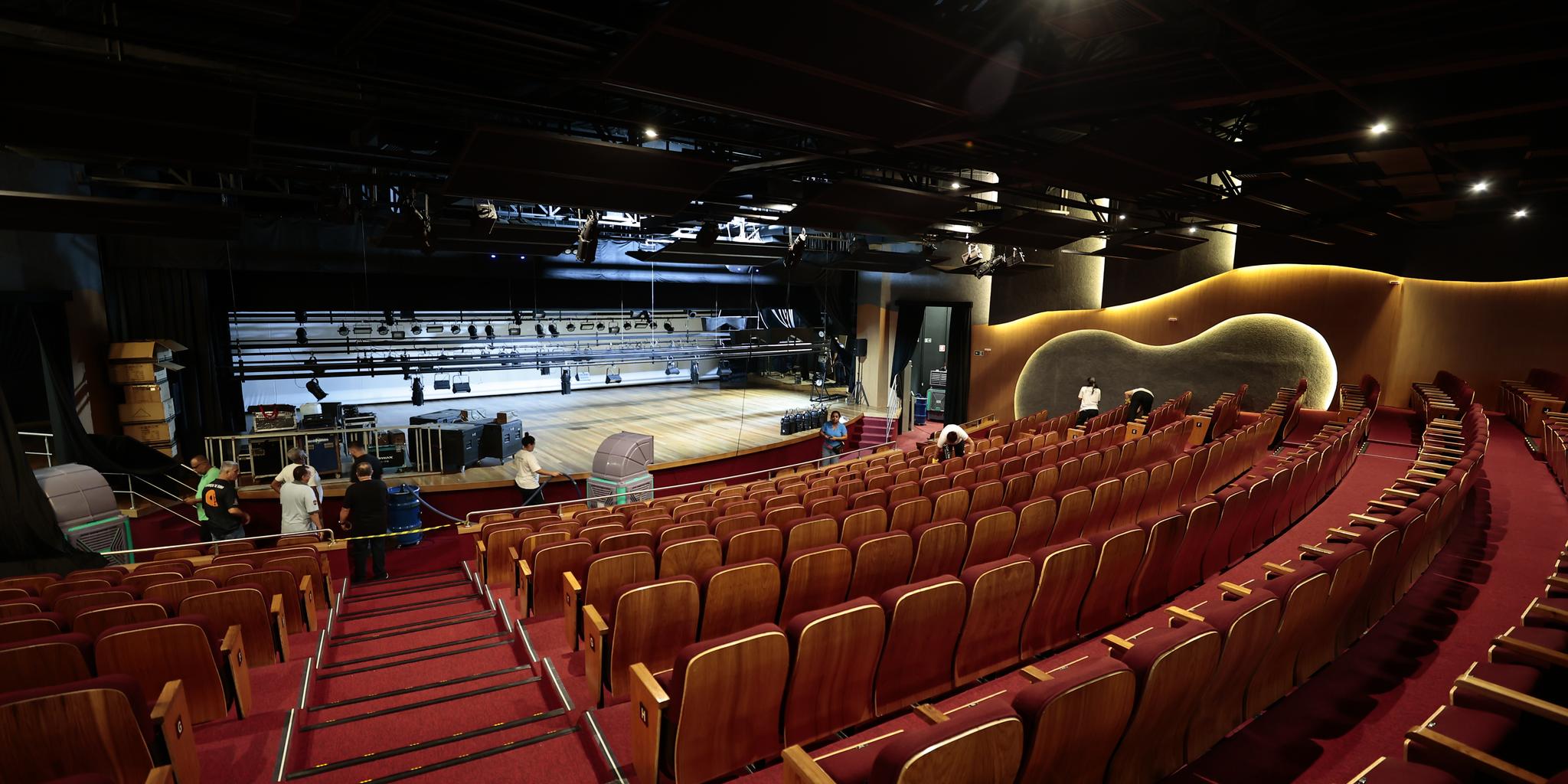 Teatro Municipal terá peças teatrais e espetáculos durante o mês