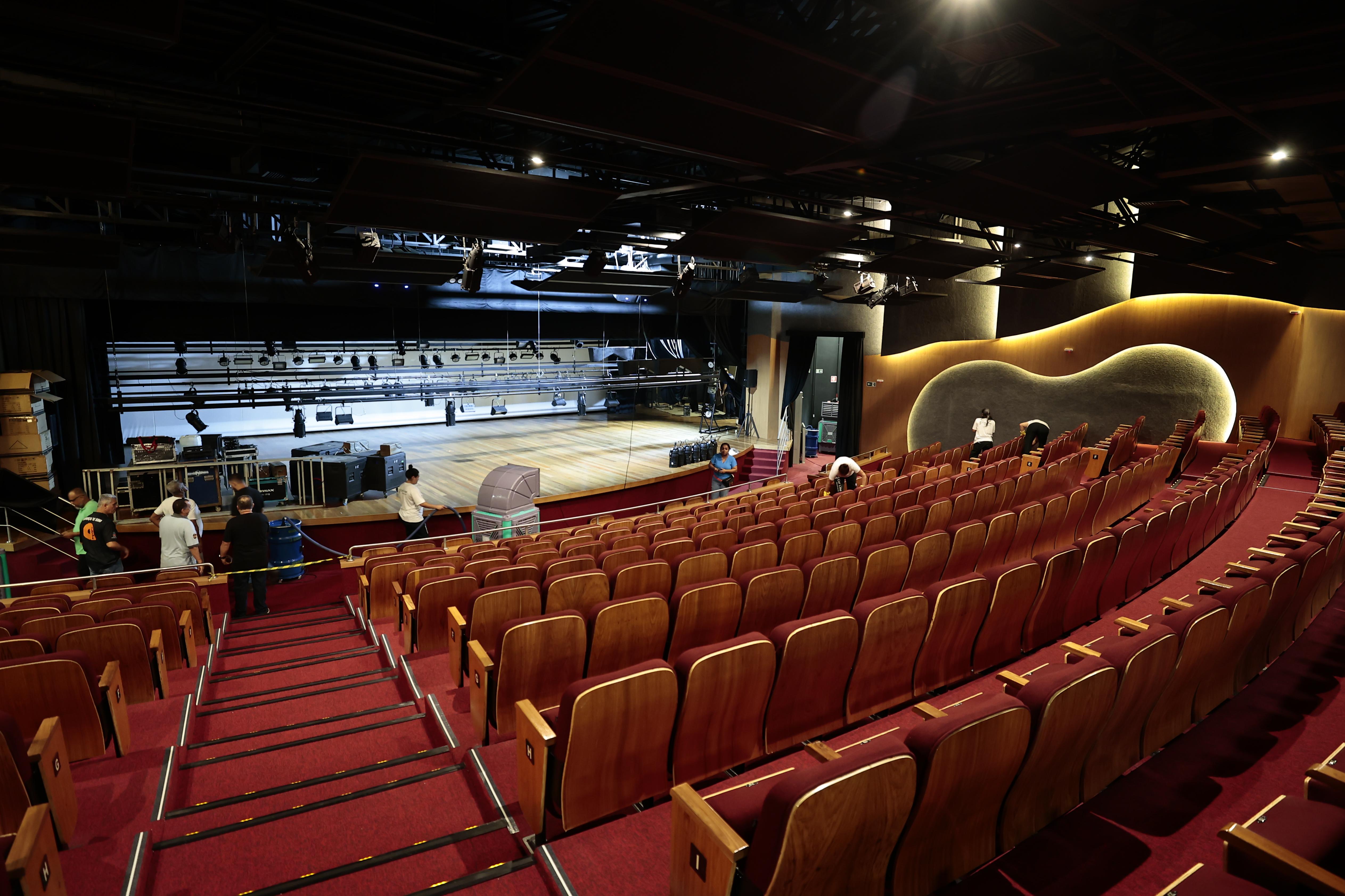 Teatro Municipal terá peças teatrais e espetáculos durante o mês