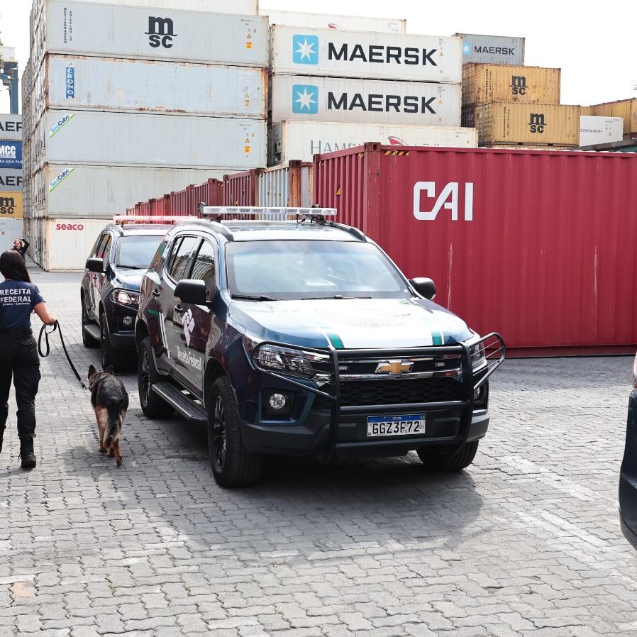 Entre os produtos disponíveis nos lotes, estão peças e equipamentos apreendidos no Porto de Santos