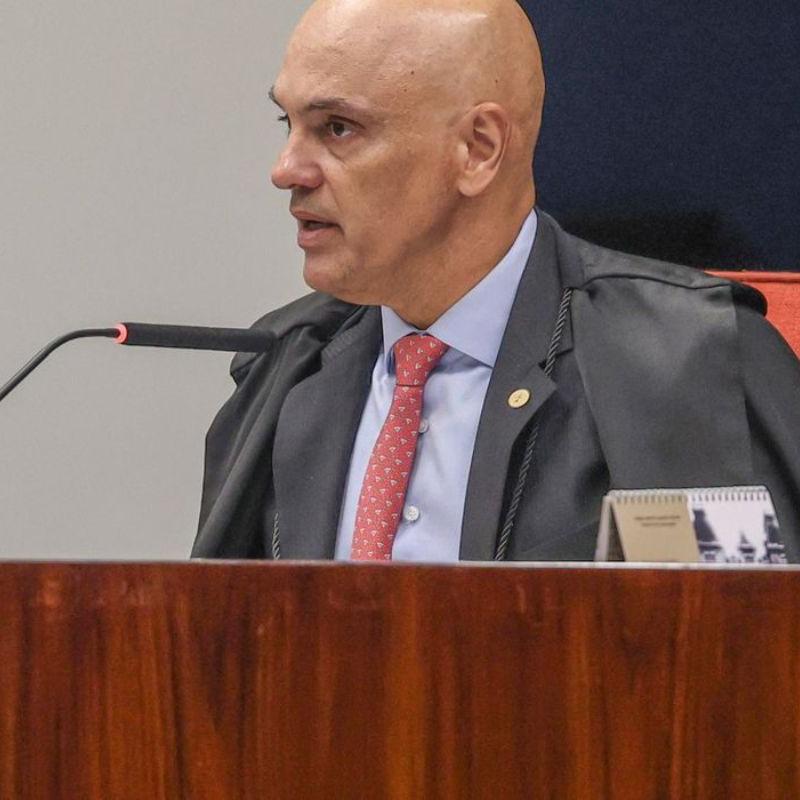 Alexandre de Moraes nega ter viajado em aviões de Vorcaro