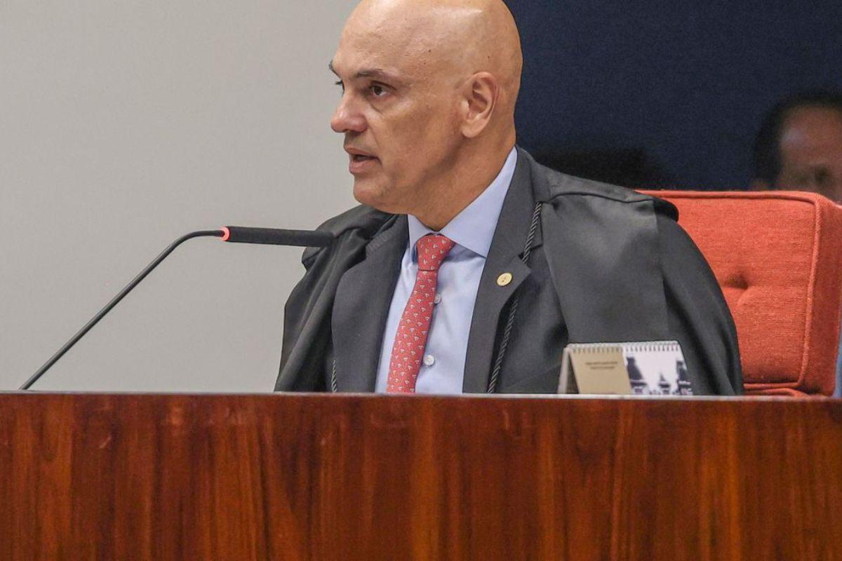 Alexandre de Moraes nega ter viajado em aviões de Vorcaro