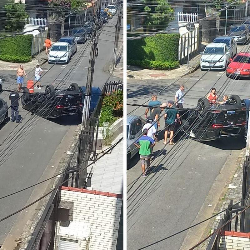 Carro ficou capotado no cruzamento das ruas Afonso Veridiano e Vergueiro Steidel