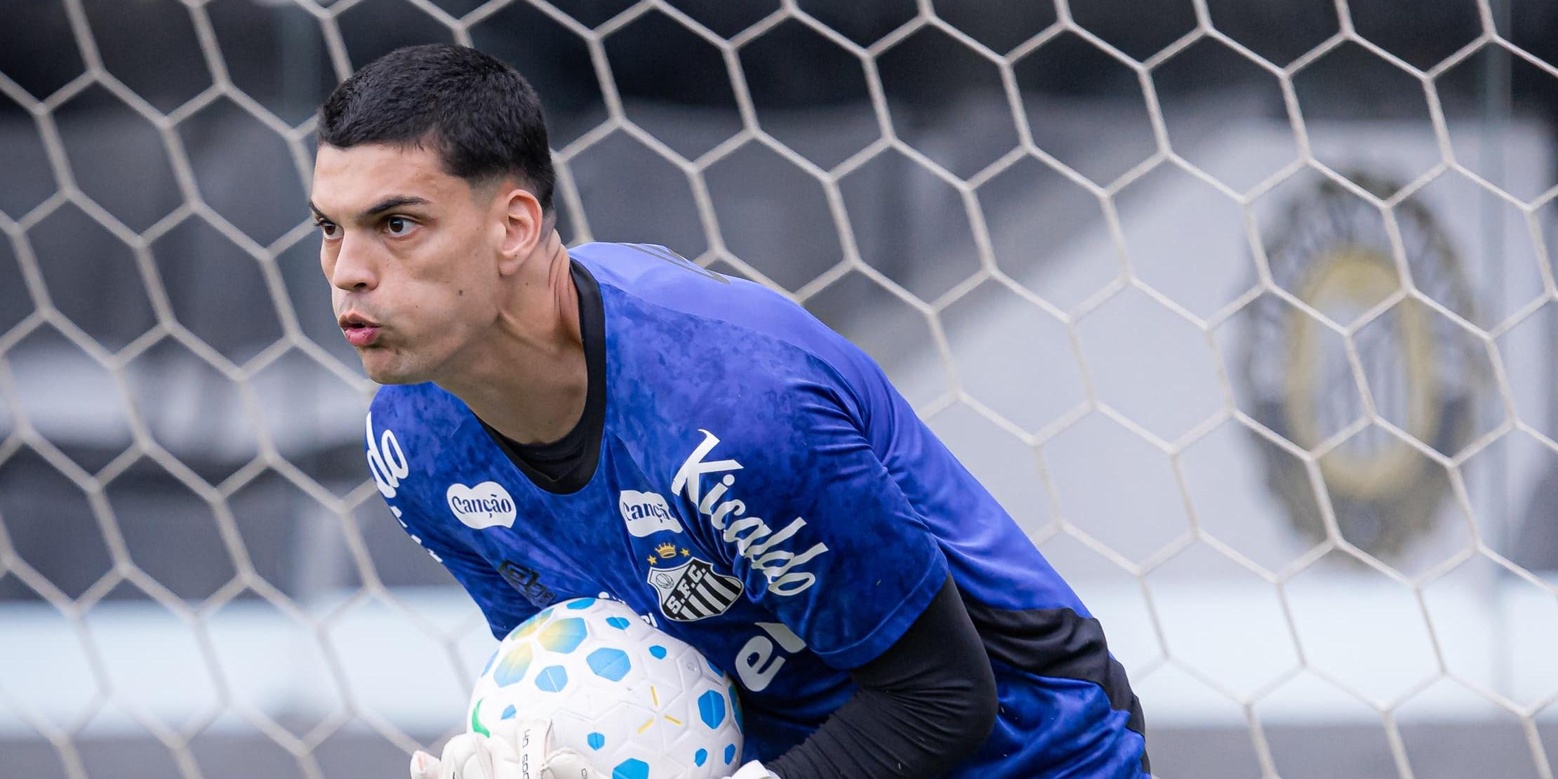 Gabriel Brazão conta com o apoio do torcedor na Vila Belmiro para o Santos voltar a vencer