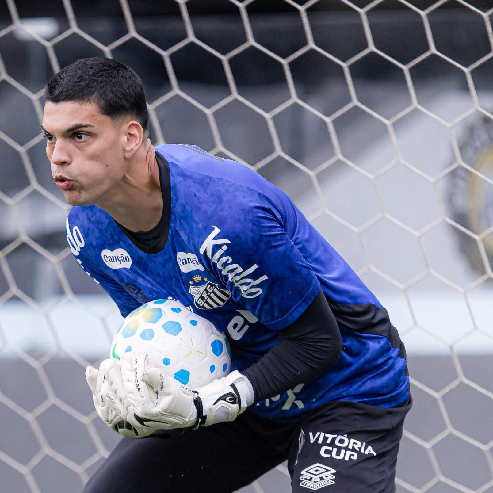 Gabriel Brazão está liberado para entrar em campo neste sábado (30), enquanto aguarda o julgamento definitivo do recurso apresentado pelo Santos
