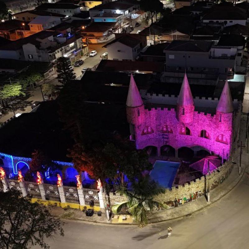 Castelo fica no bairro Ponte Nova, em Cubatão