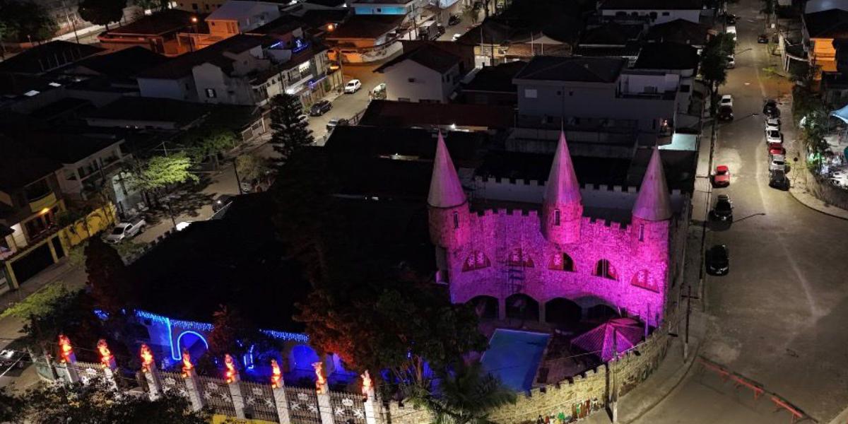 Castelo fica no bairro Ponte Nova, em Cubatão