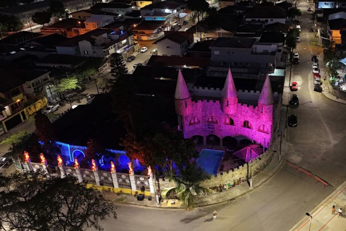 Castelo fica no bairro Ponte Nova, em Cubatão