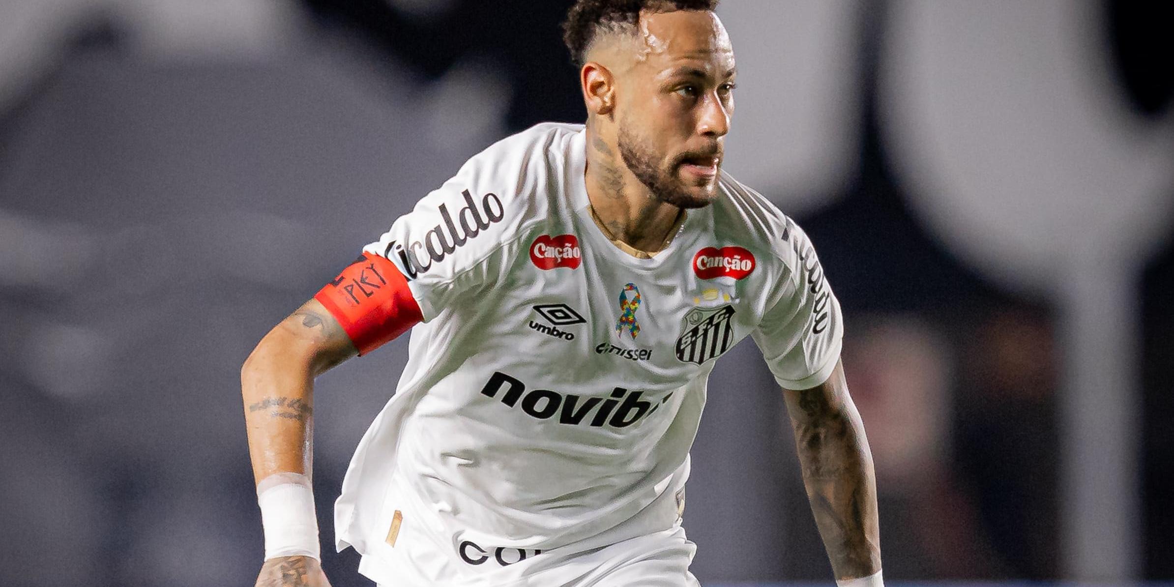 Neymar caiu na pilha do uruguaio Diego Hernández e vai ficar fora do jogo contra o Flamengo