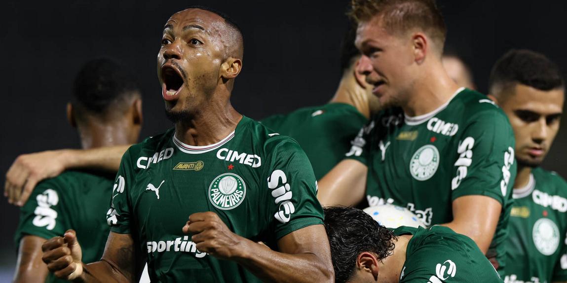 Aos oito minutos da etapa final, o Grêmio (que fechou a 10ª rodada da competição com 11 pontos) chegou a ensaiar uma virada graças a um belo gol do artilheiro Carlos Vinícius