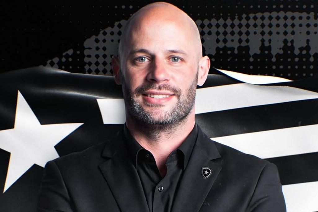 Antes da primeira passagem pelo Botafogo como auxiliar técnico, Franclim Carvalho também trabalhou com Arthur Jorge no Braga (Portugal), onde faturaram a taça da Liga de Portugal