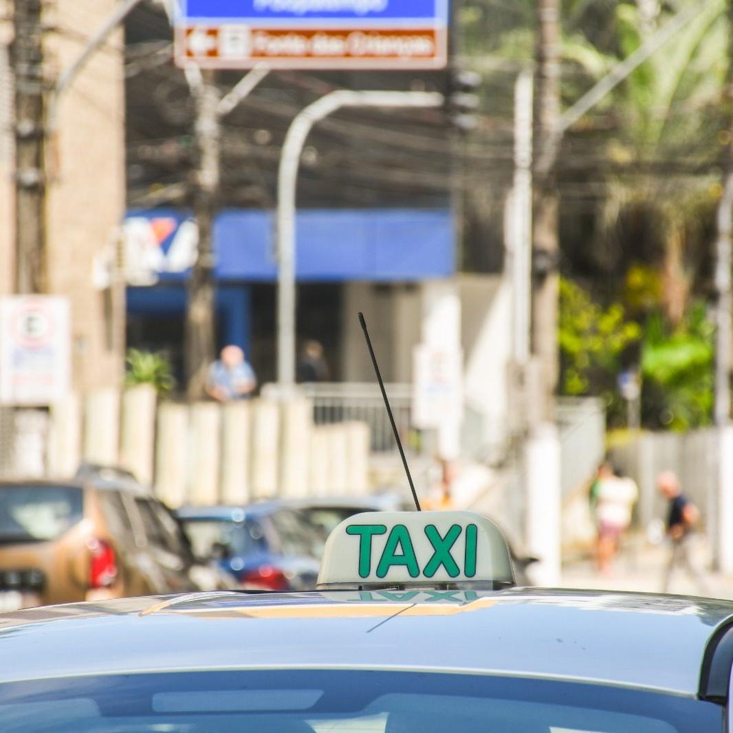 Nova lei municipal regulamenta todos os pontos de táxi do Município como “pontos livres”