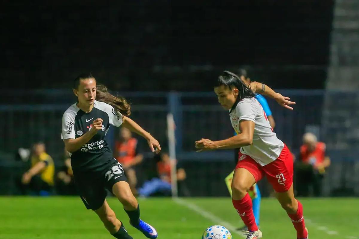 Brabas golearam o Bragantino por 5x1