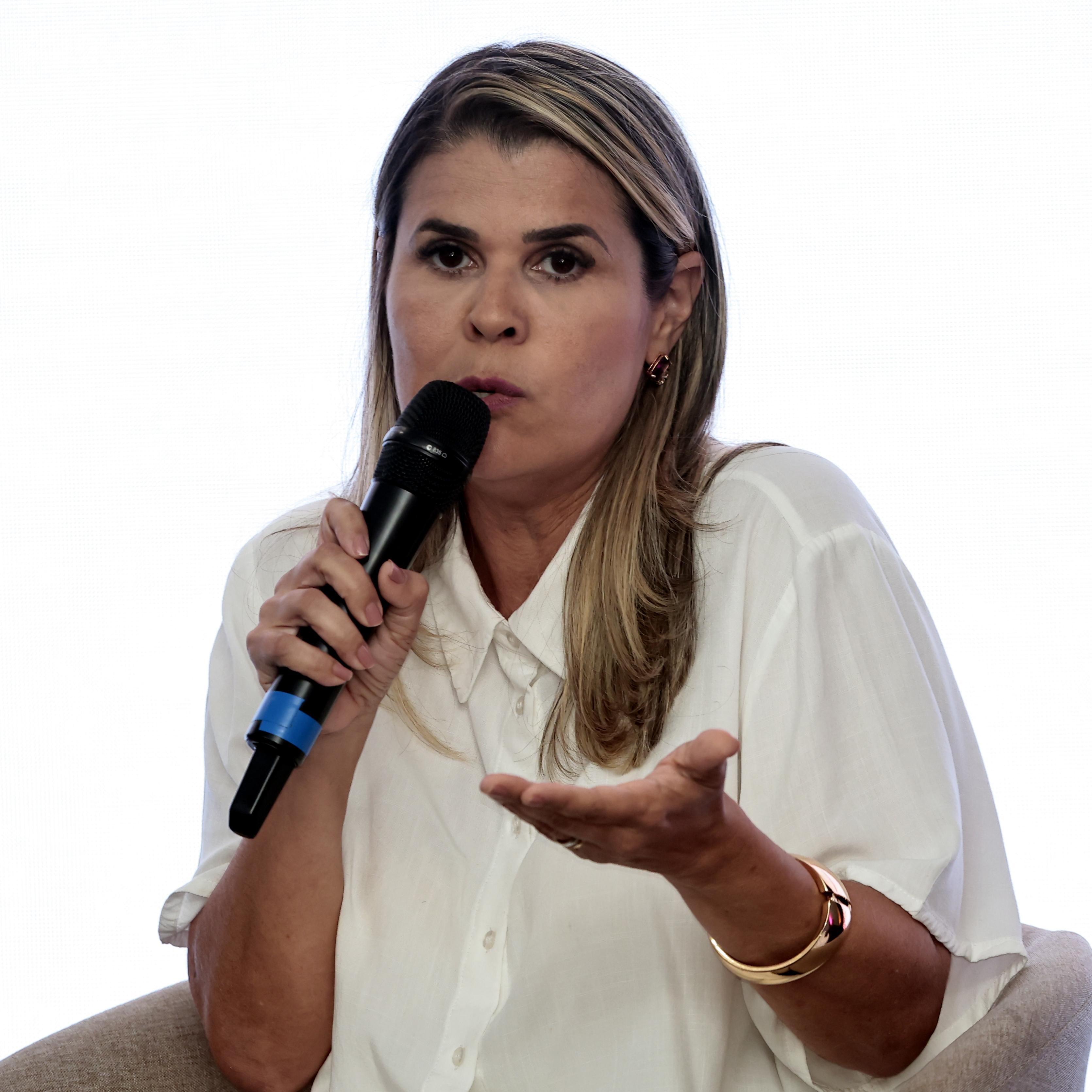 Nina Barbosa destaca a Casa da Mulher, na Vila Mathias, como centro de referência em apoio às mulheres