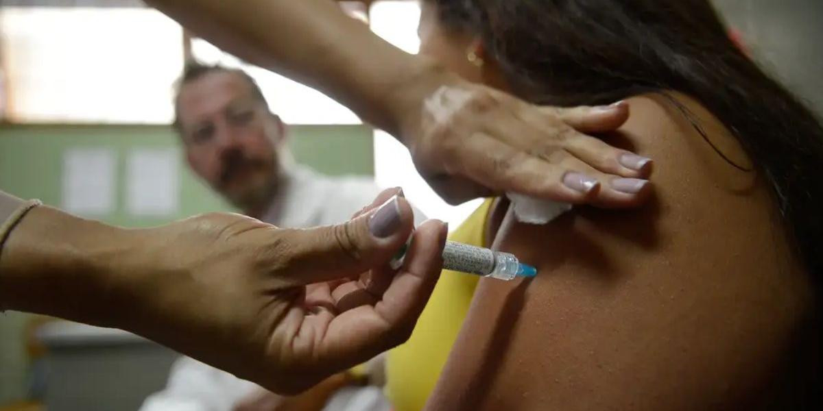 Empresas deverão informar trabalhadores sobre cânceres e vacinas