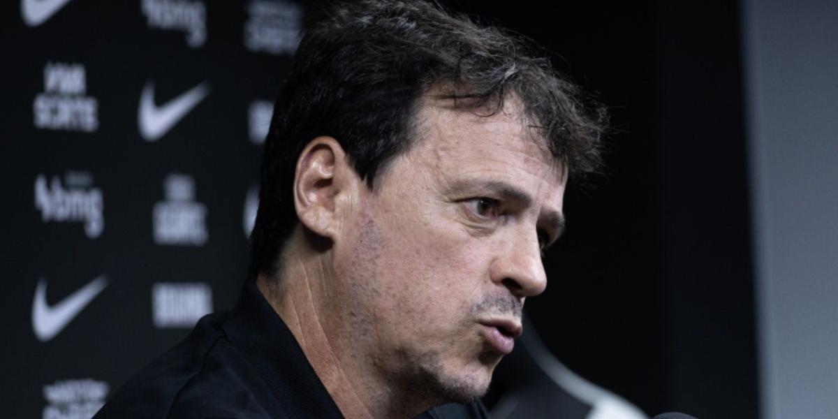 Corinthians abre conversas com Fernando Diniz e está otimista no acerto para substituir Dorival