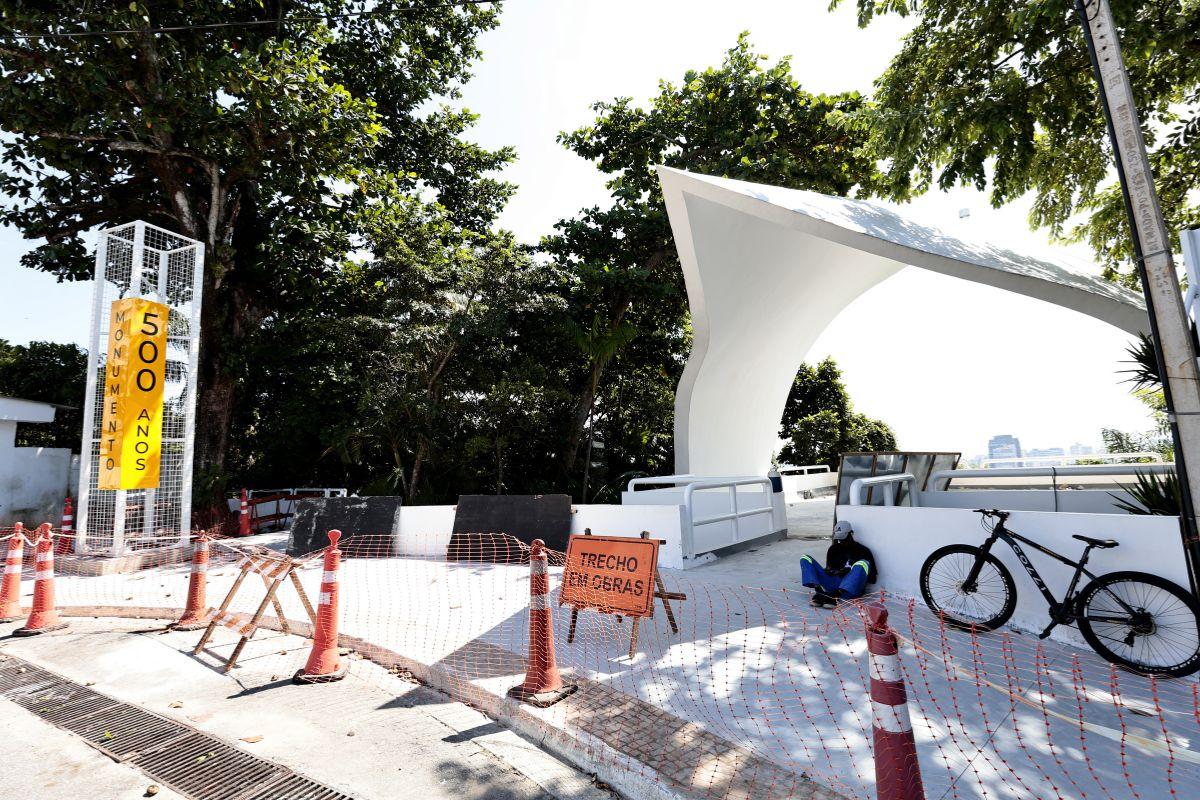 Monumento dos 500 Anos tem restauro 83% pronto, diz Prefeitura, segundo a qual chuva atrasou obra