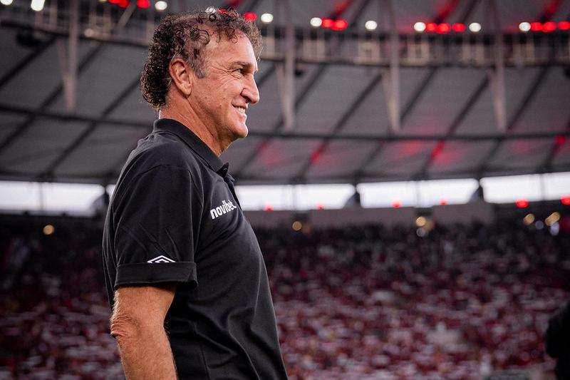 O técnico Cuca vai ter que administrar desfalques na estreia do Peixe na Copa Sul-Americana