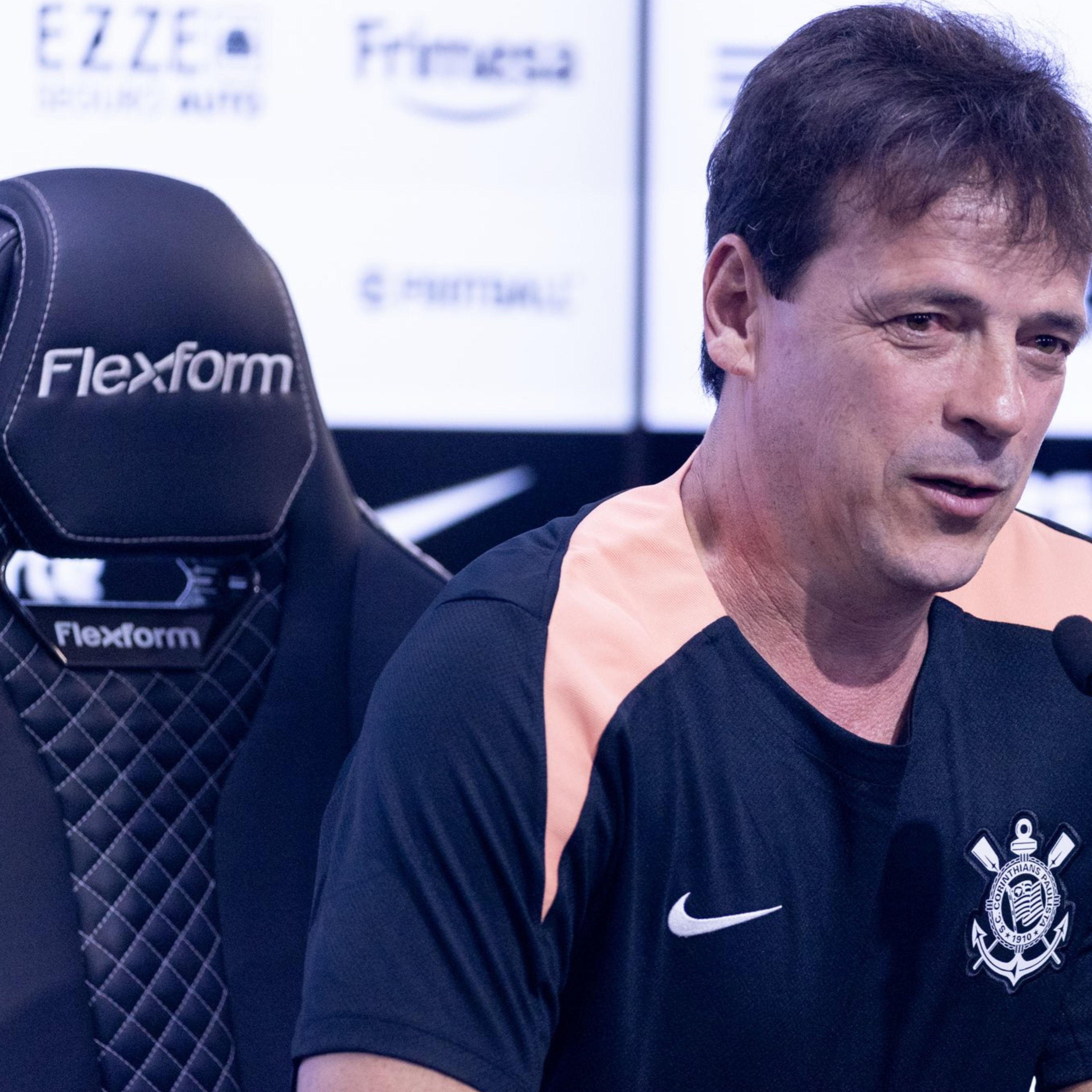 Diniz se realiza no Corinthians e torce para Memphis ficar: 'Quero construir história com ele'