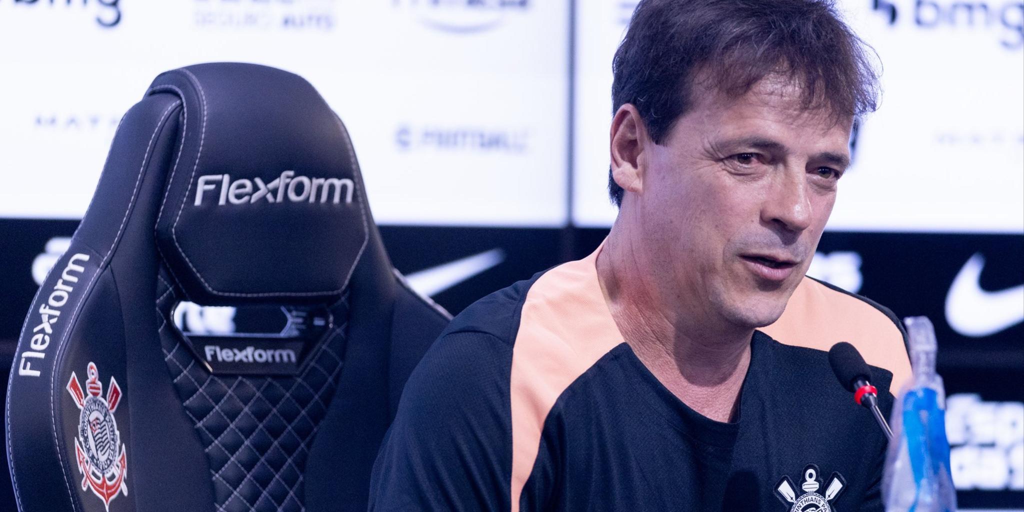 Diniz se realiza no Corinthians e torce para Memphis ficar: 'Quero construir história com ele'