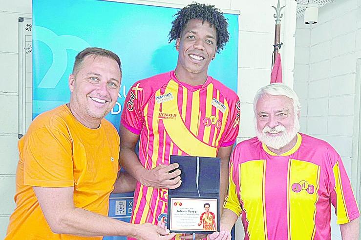 Perea (ao centro) nasceu em Hamburgo e tem dupla cidadania