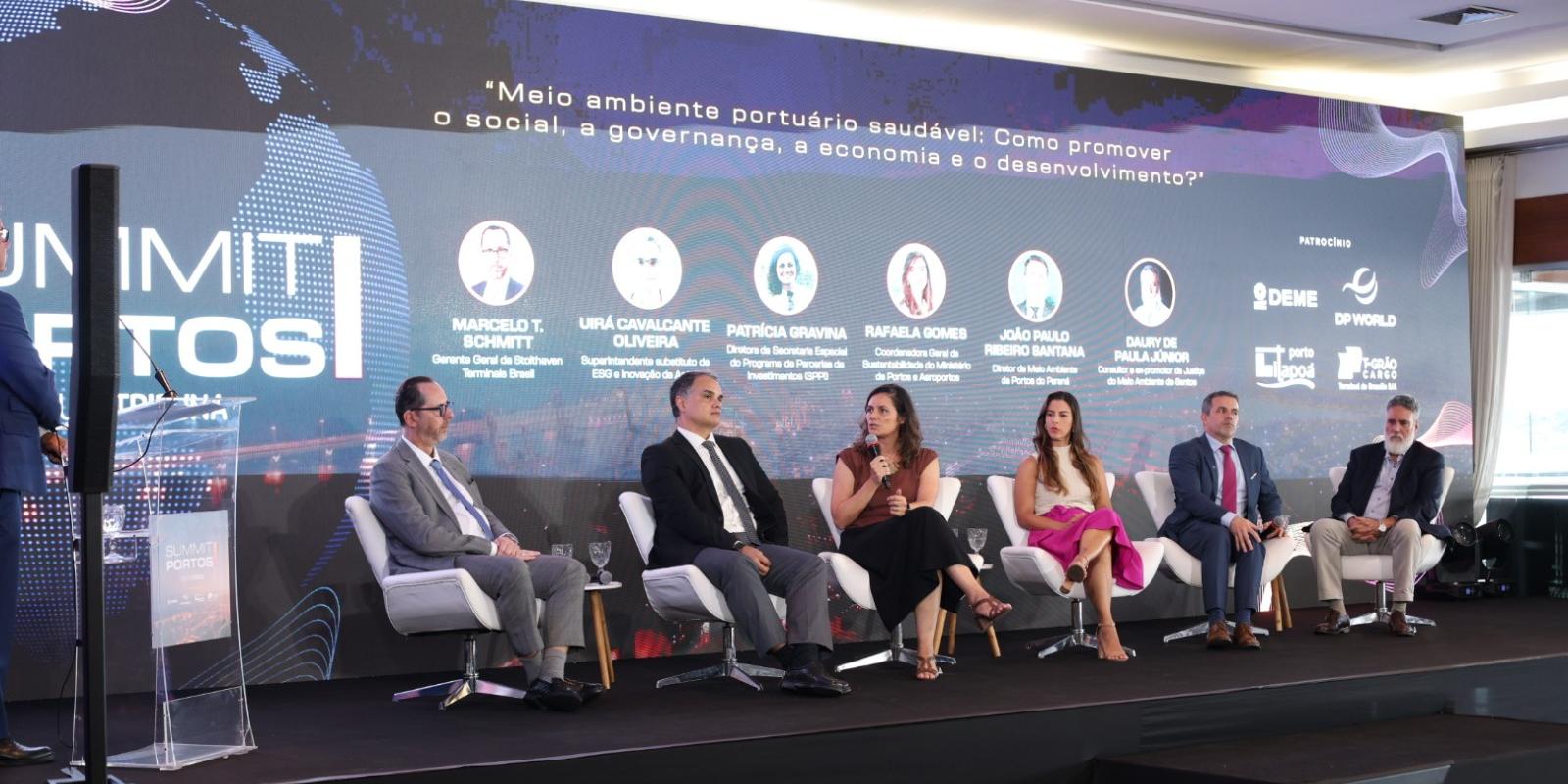 Painel teve como tema: “Meio ambiente portuário saudável: como promover o social, a governança, a economia e o desenvolvimento?”