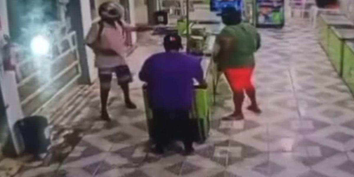 Homem assaltou sorveteria localizada na Avenida Peruíbe, no bairro Cibratel, em Itanhaém